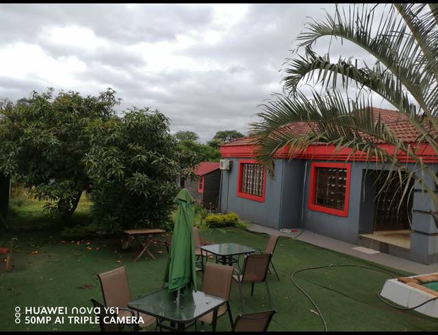1,200M² GUESTHOUSE FOR SALE IN THOHOYANDOU RURAL